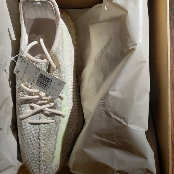 ****SOLD****Yeezy boost 350 Citrin - Picture 6 of 8